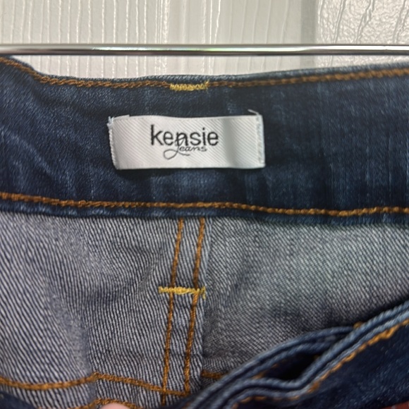 EUC Kensie jeans - Picture 3 of 5